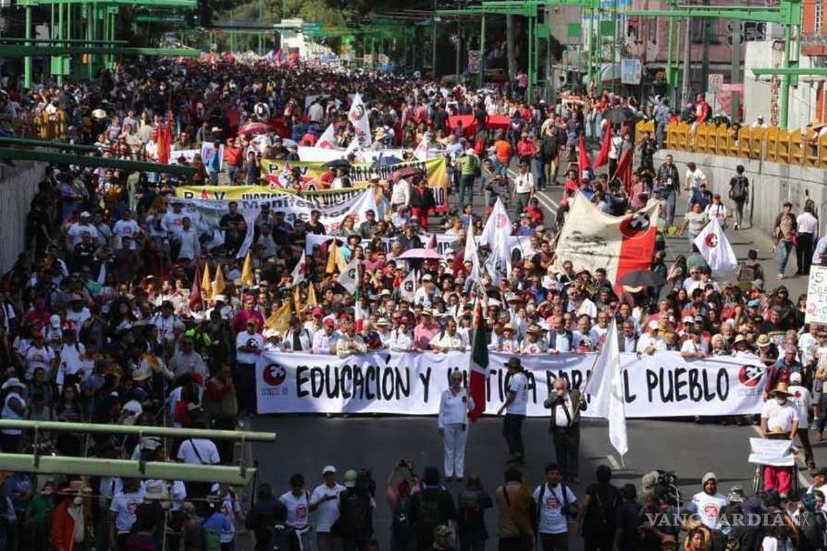 Padres de los 43 y comité del 68 unen sus voces contra desapariciones