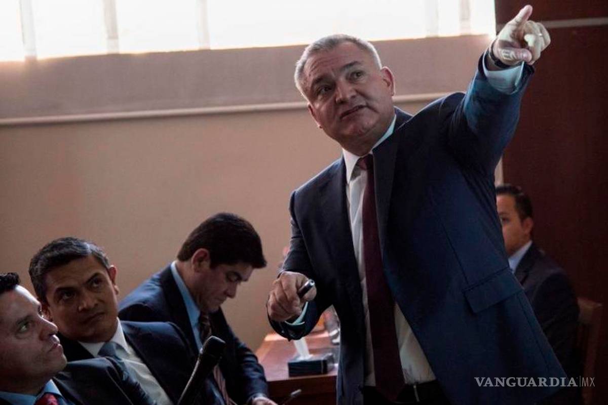 Hacienda congela 11 cuentas ligadas a Genaro García Luna, incluidas las de su esposa