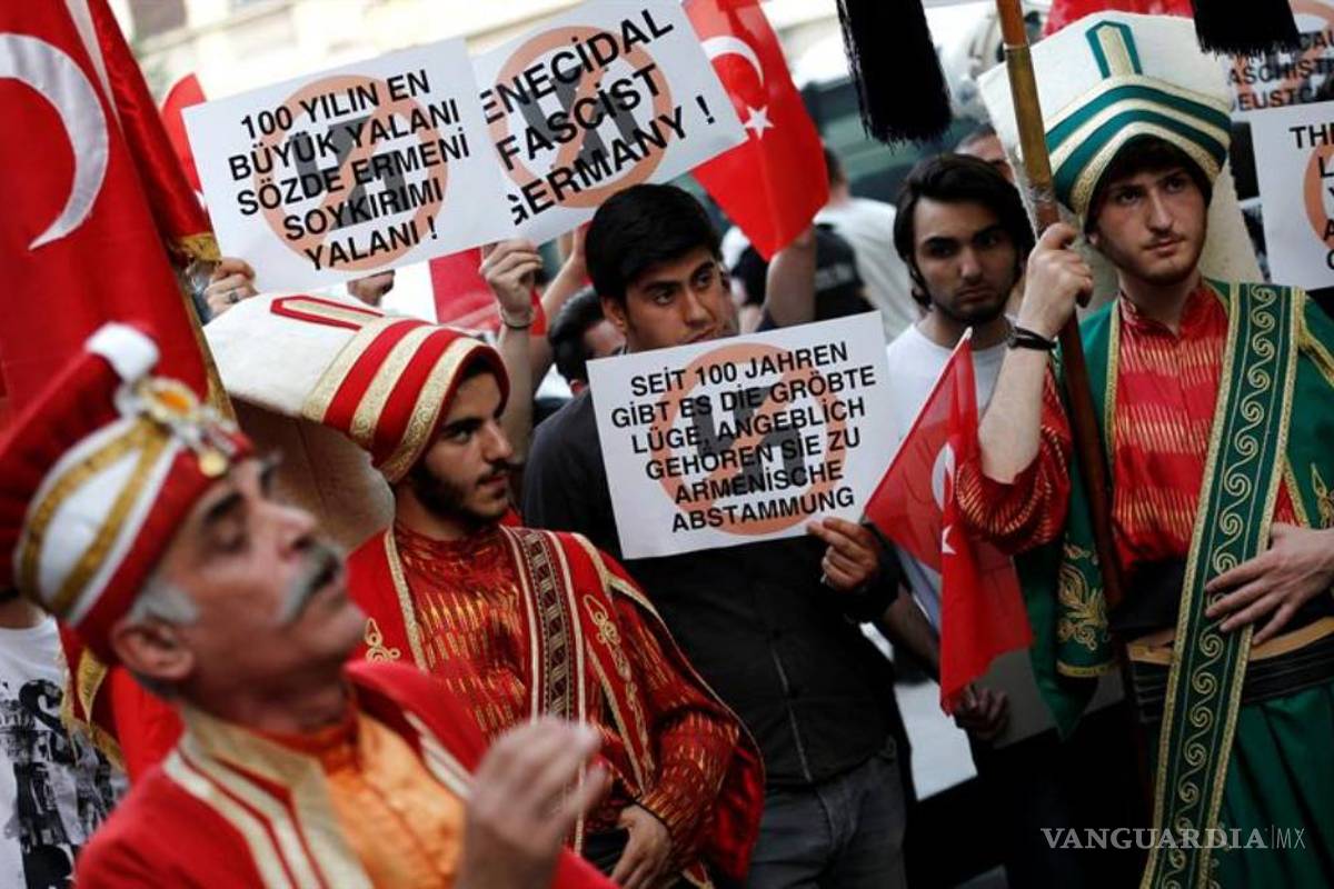 Turquía llama a consultas embajador en Berlín por voto sobre Armenia