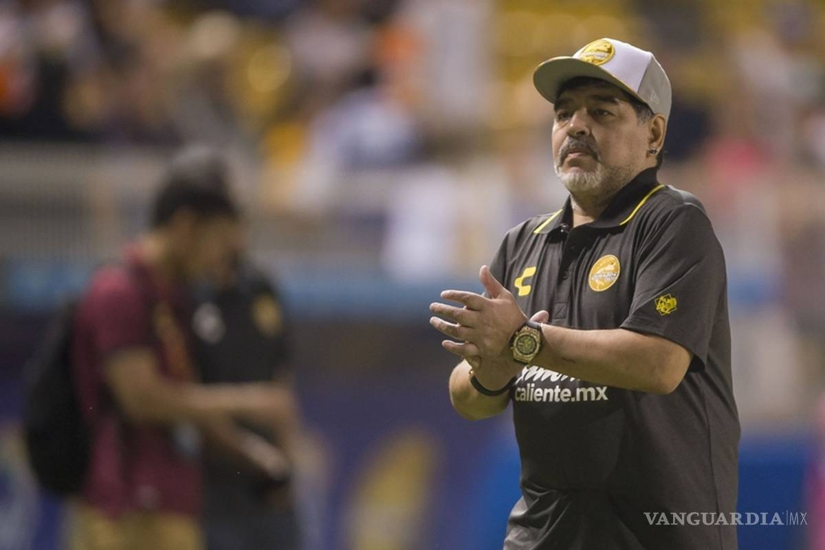 Una laptop y una piza; el pedido de Maradona para salir en Otro Rollo