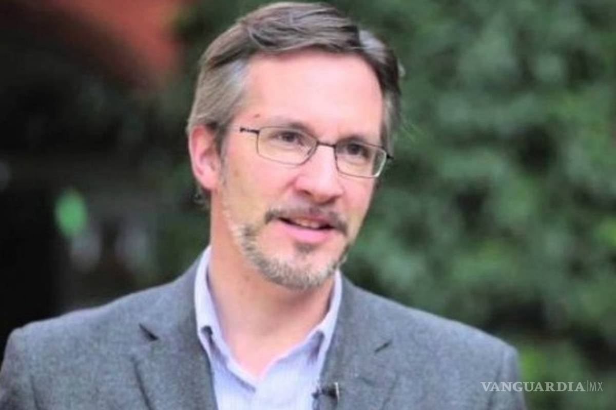 Defiende Ackerman nombramiento en el comité técnico del INE; no hay ilegalidad, afirma