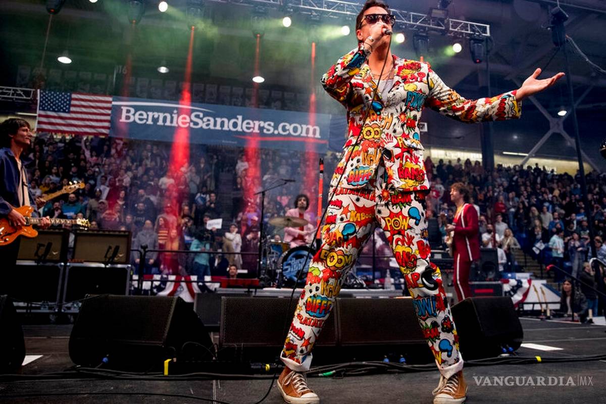 En mitin de Bernie Sanders, The Strokes anuncia el lanzamiento de su disco “The New Abnormal”