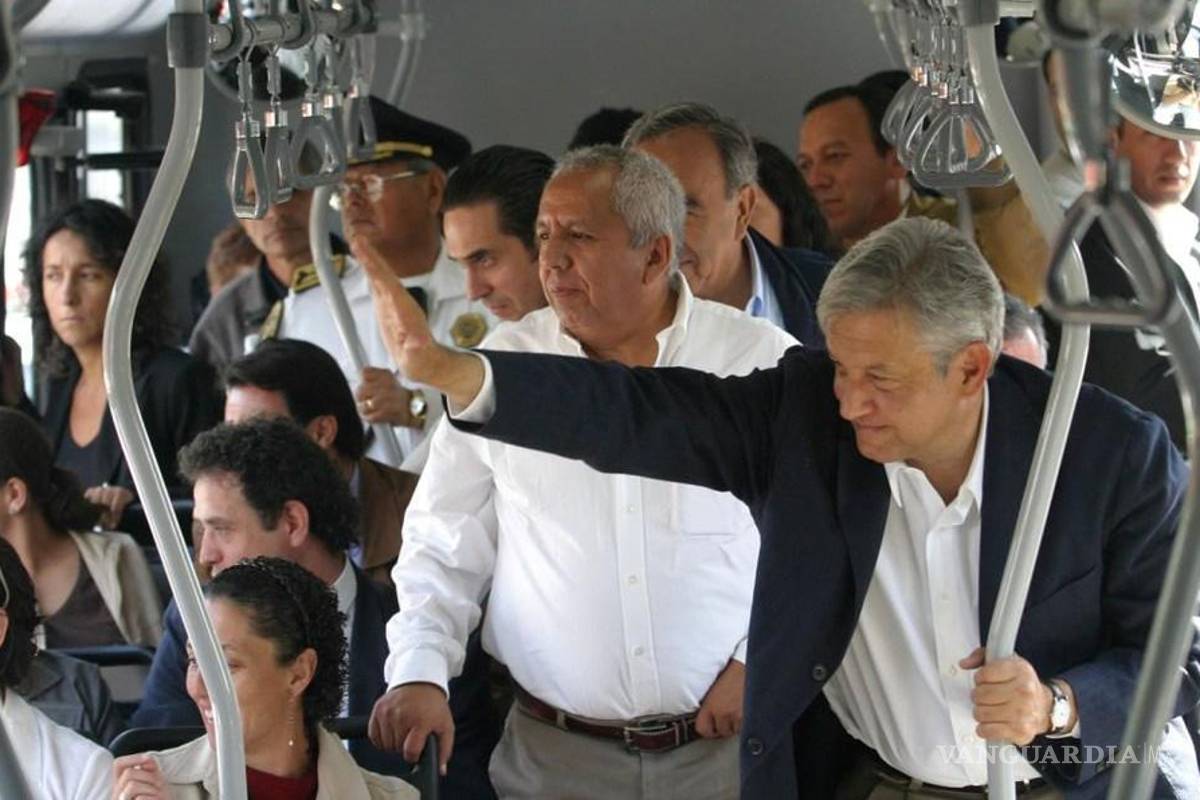AMLO contempla construcción de acueducto en Durango tras cancelación del Metrobús