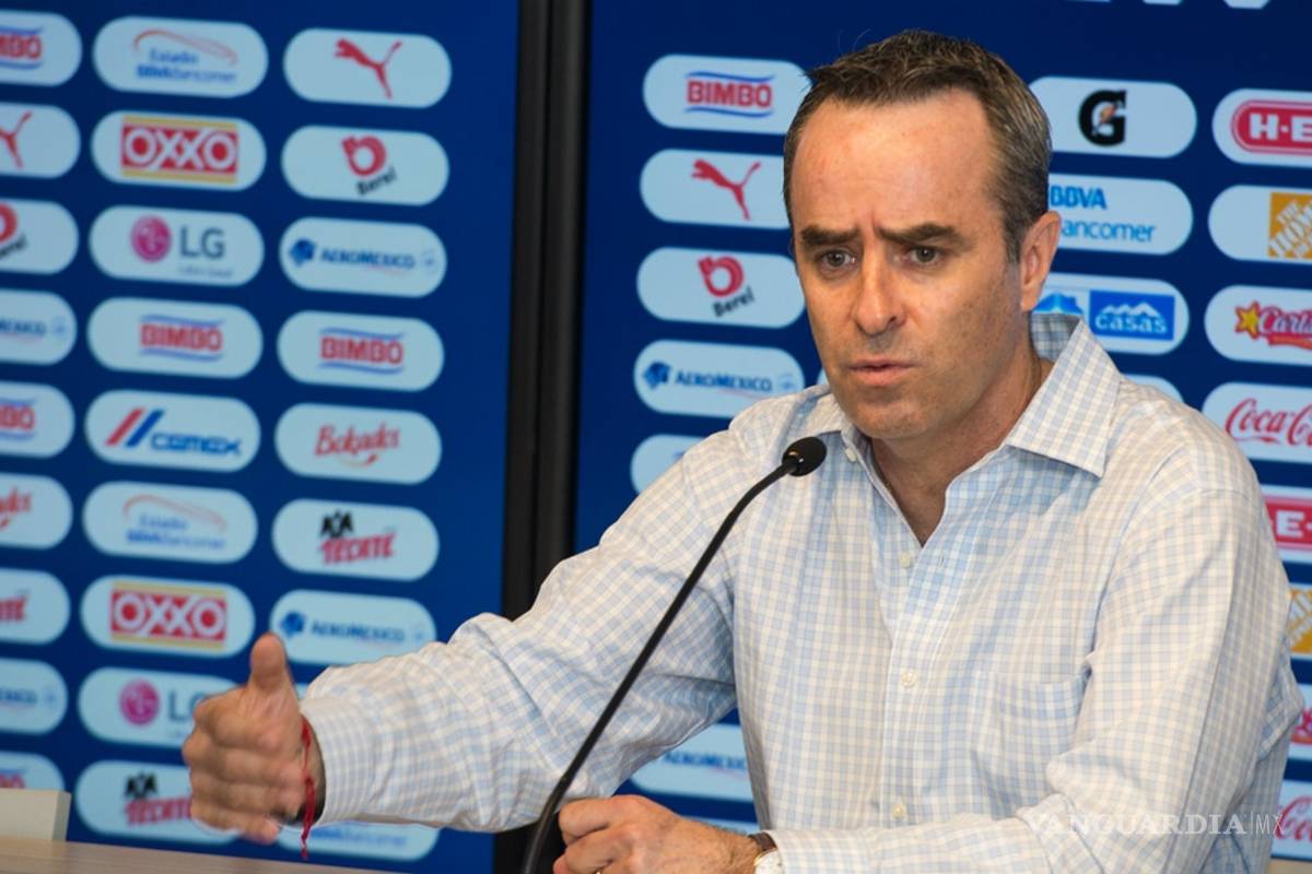 Luis Miguel Salvador llegaría al rescate de Chivas