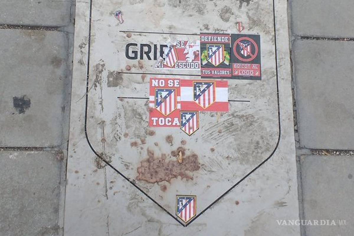 Así como a la de Hugo Sánchez, fanáticos vandalizan placa de Antoine Griezmann en la casa del Atlético