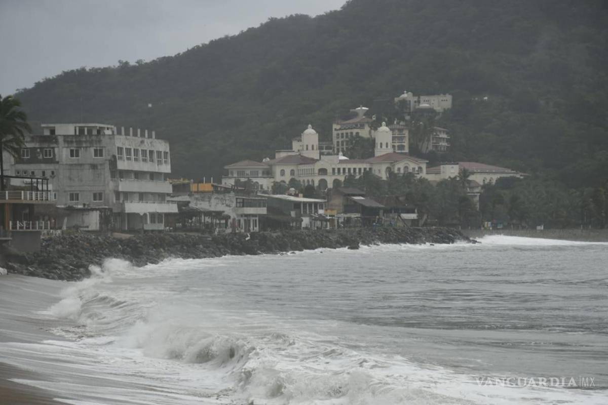 Ante llegada de 'Willa', evacuan hoteles de Puerto Vallarta