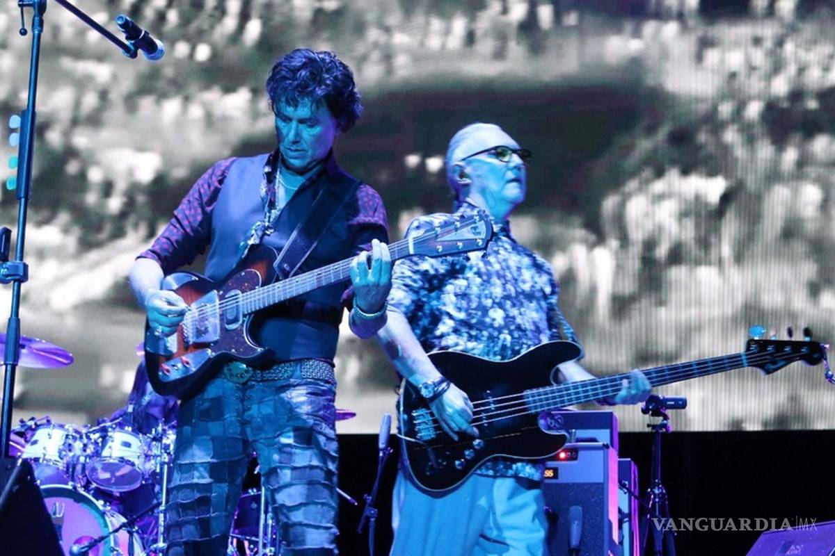 Reconocen trayectoria de Caifanes con disco de oro y platino