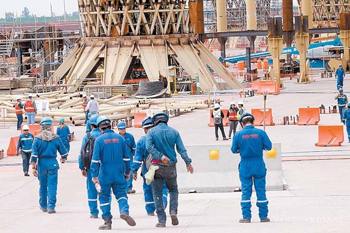 En la incertidumbre, 48 mil obreros por cancelación de NAIM