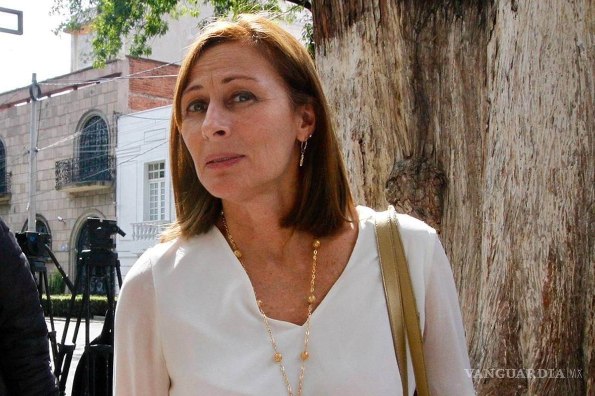 Tatiana Clouthier le entra al cumbión en calles de Monterrey (Video)
