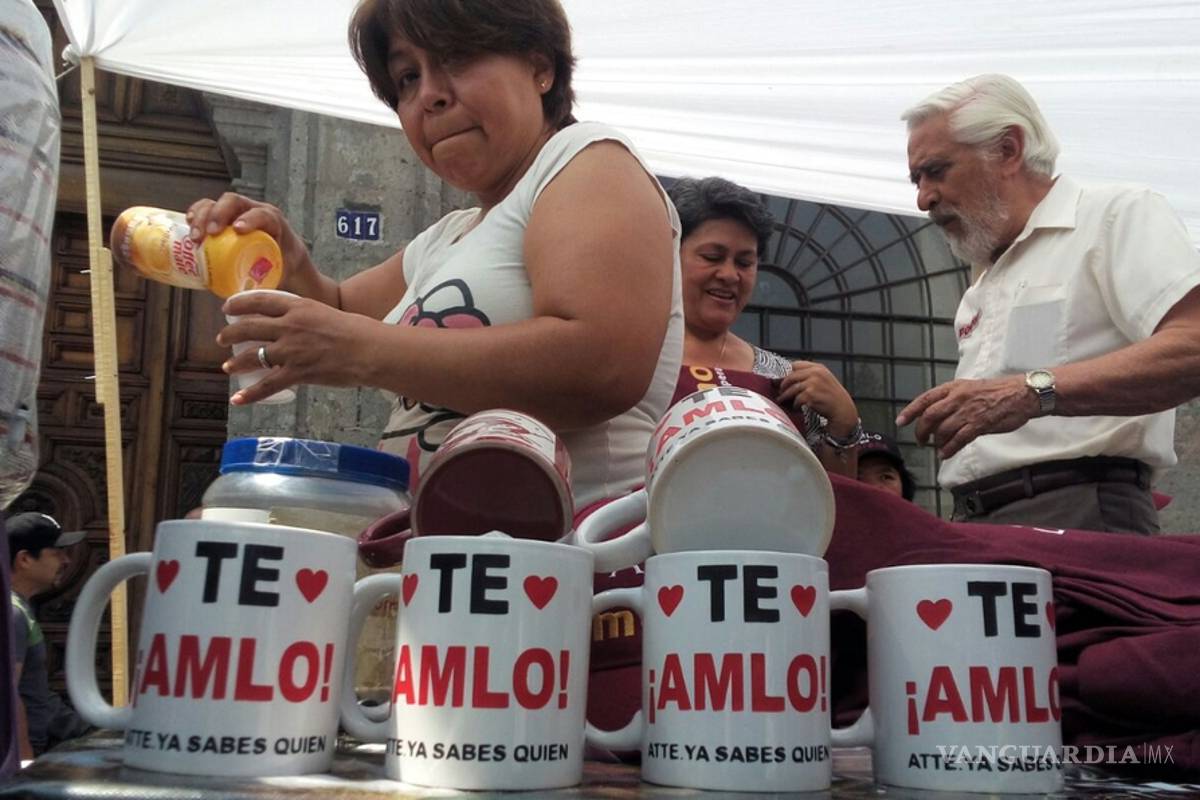 Registran AMLOVE como marca ¡y fue en Coahuila!