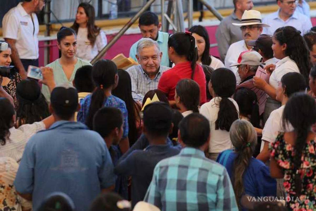 Los fifís desprecian las culturas indígenas, son racistas'; pide AMLO a indígenas no avergonzarse de su origen y cultura