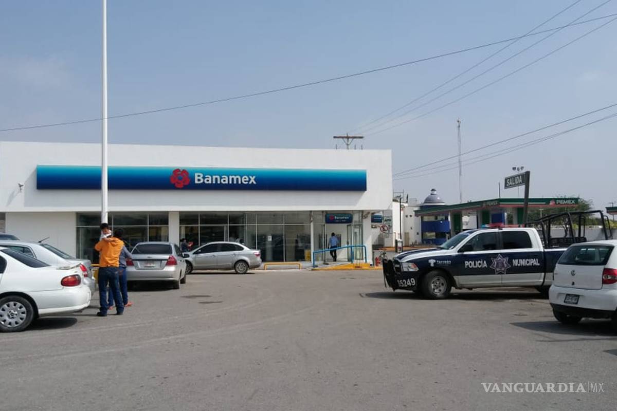 Asaltan a mano armada sucursal de Banamex en Torreón