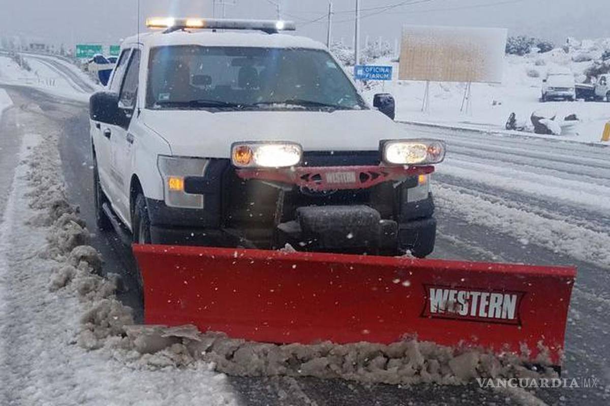 Por caída de nieve cierran tramos de autopistas en Baja California