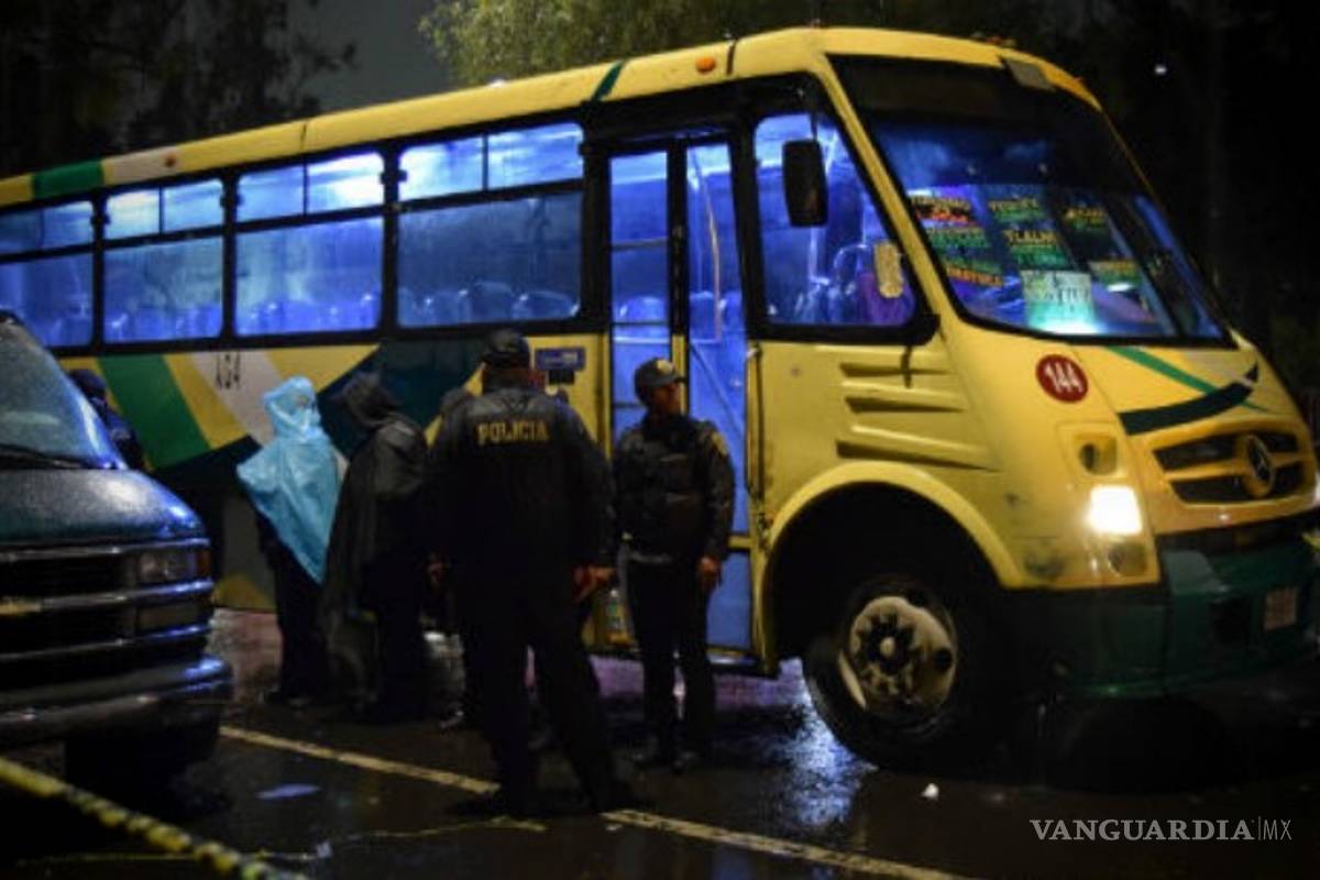 Asaltantes se matan a tiros con otro que quería robar en el mismo camión