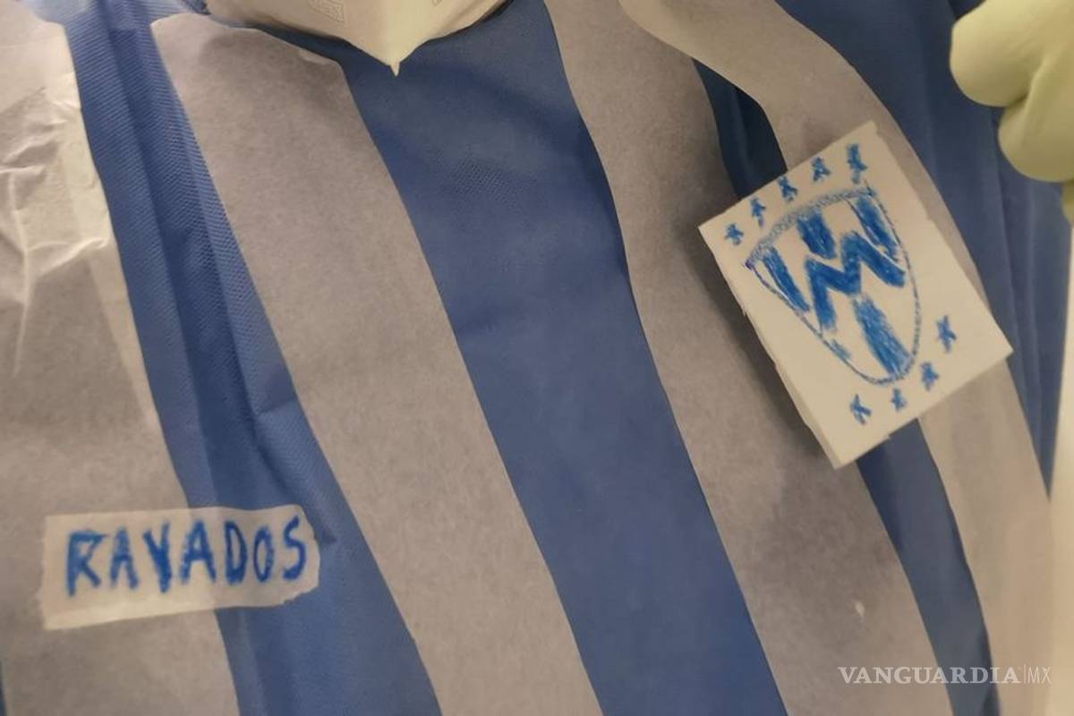 Niño con Covid-19 en el hospital 'diseña' playera de Rayados