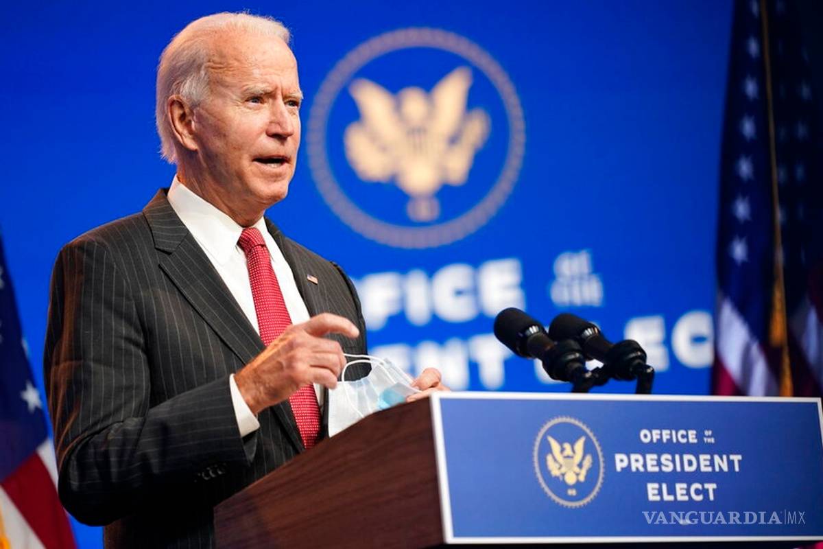 Biden dará a conocer nombres y cargos de su gabinete el martes, según Ron Klain