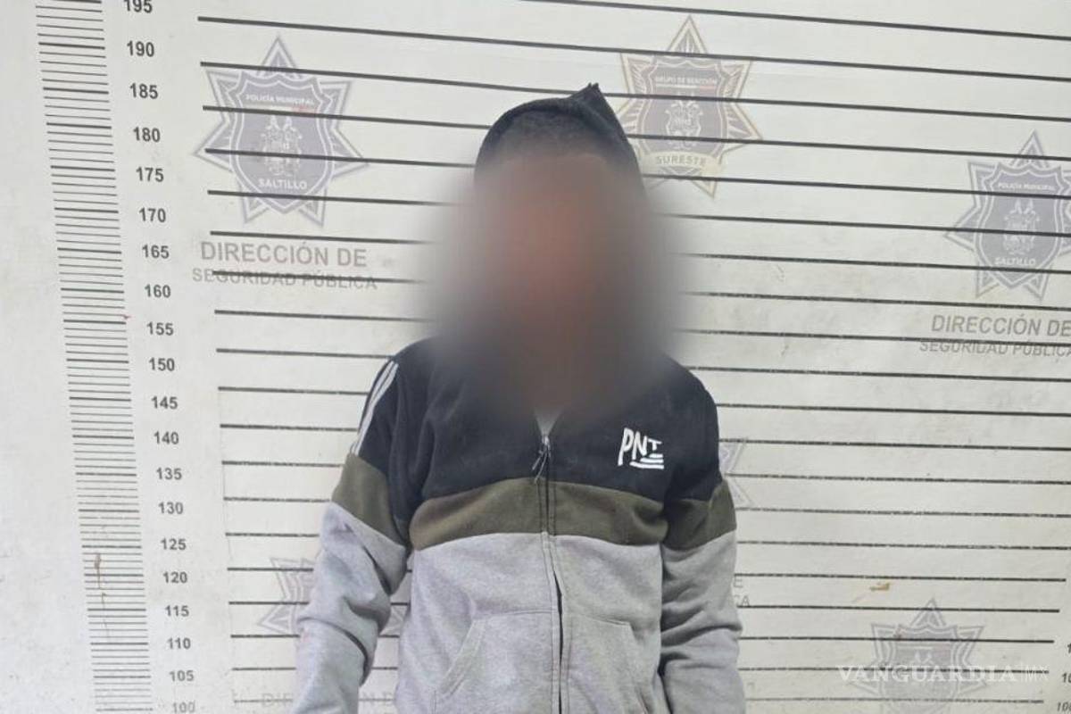 Detienen a menor oculto en ducto de ventilación tras robo en tienda de Saltillo (video)