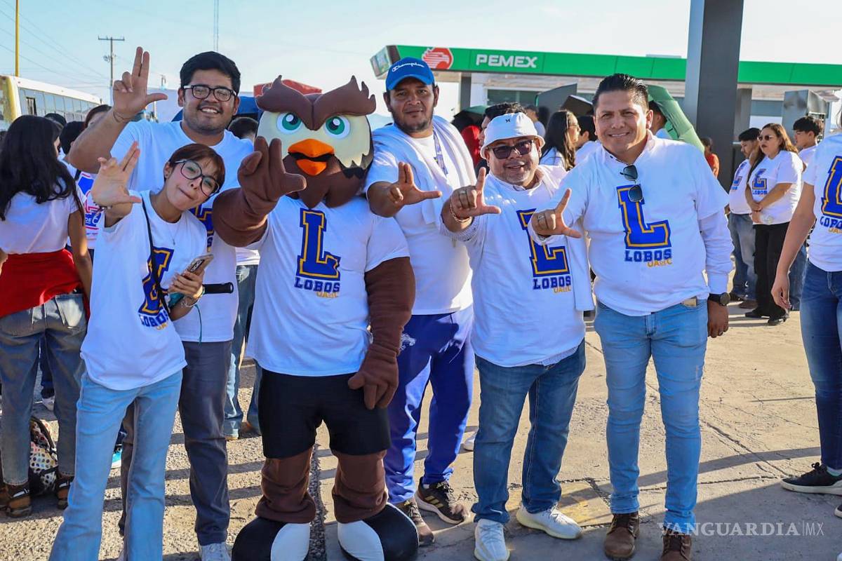 UAdeC recibe con desfile a estudiantes de nuevo ingreso en la Unidad Laguna