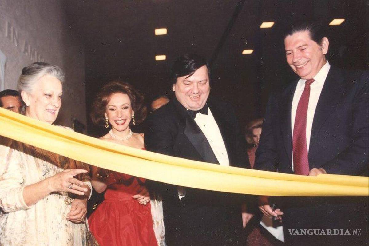 $!Inauguración de MARCO, junio 1991. Márgara Garza Sada de Fernández, Ma. Eugenia Santos, Diego y el ex gobernador Jorge Treviño.
