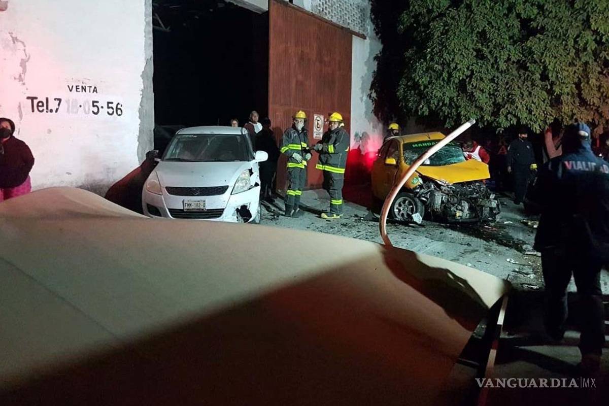 En Torreón, ebrio conductor mata a taxista y a pasajera