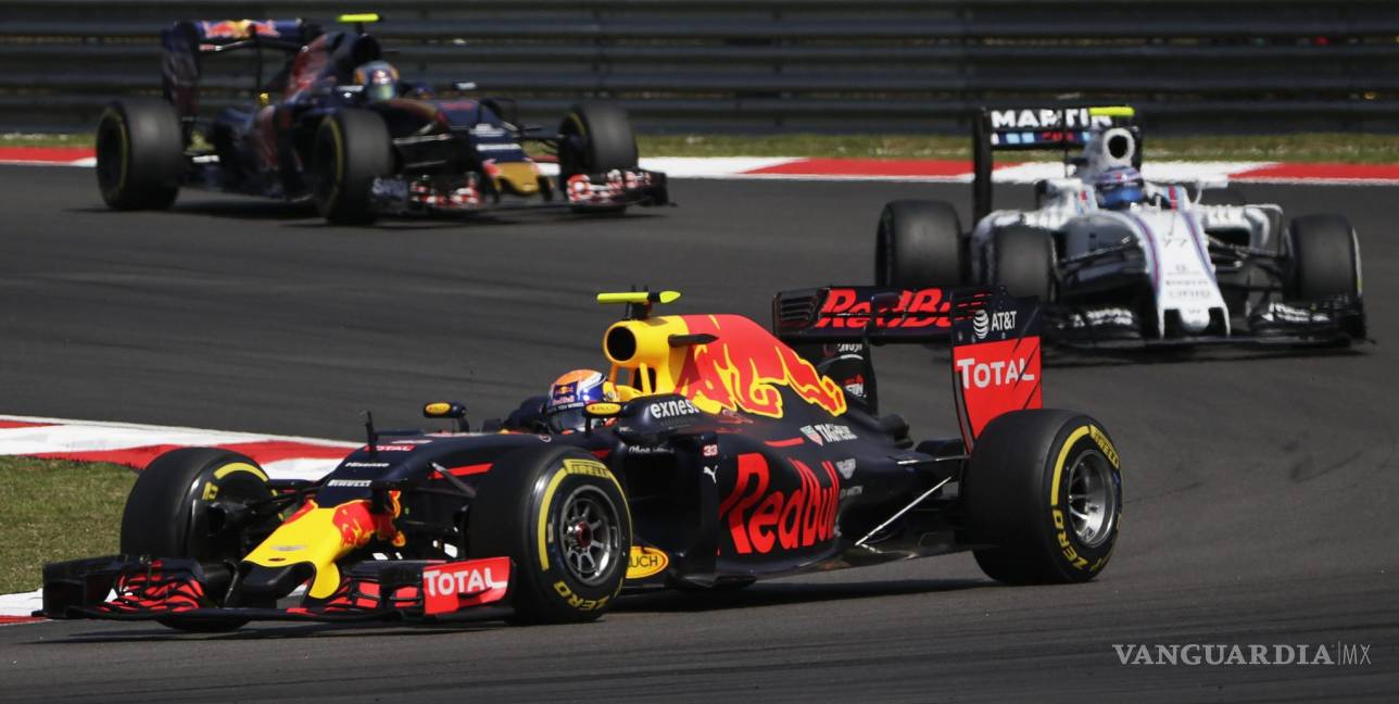 $!Ricciardo ganó en Malasia; Checo Pérez fue sexto