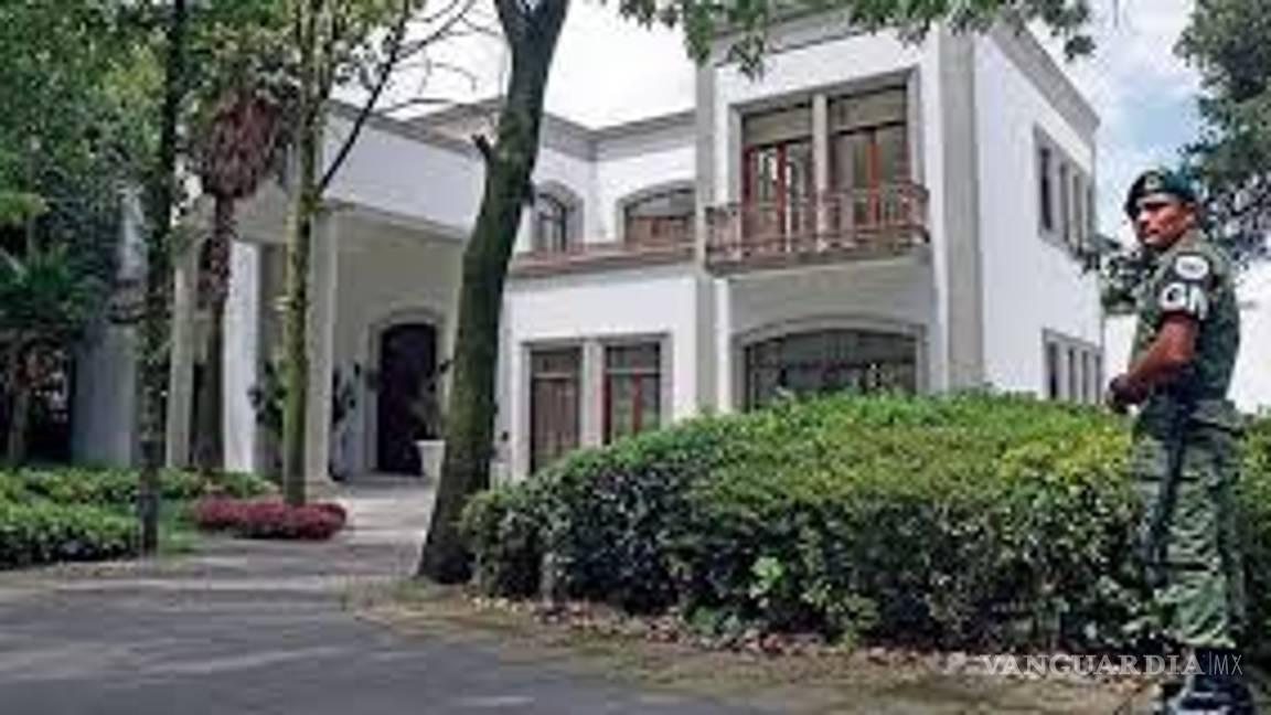 $!Mientras EPN se ‘camufla’ en disfraces, Angélica Rivera es vista en lujosas tiendas de EU