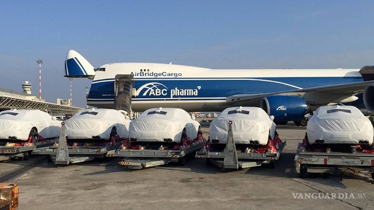 ¡Insólito!, desaparecen casi 300 coches de lujo enviados a Papúa por la APEC