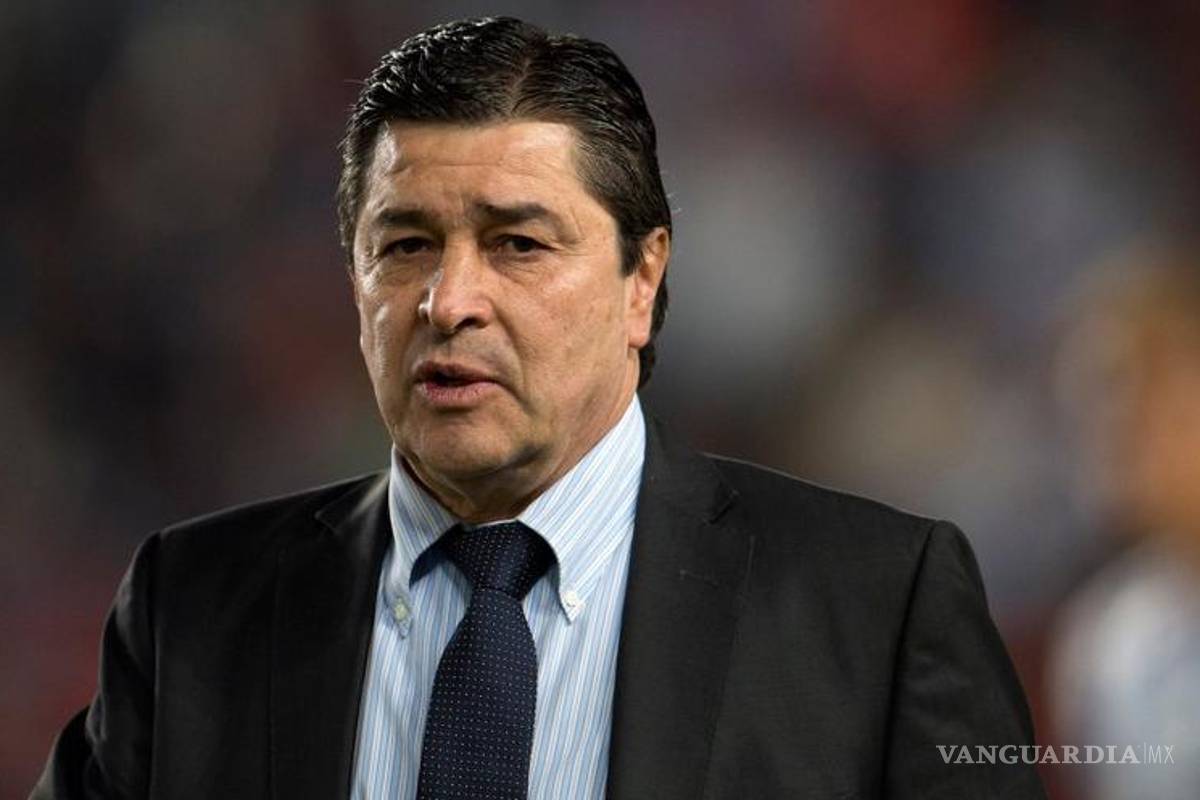 Chivas decidirá el martes quién será su nuevo técnico