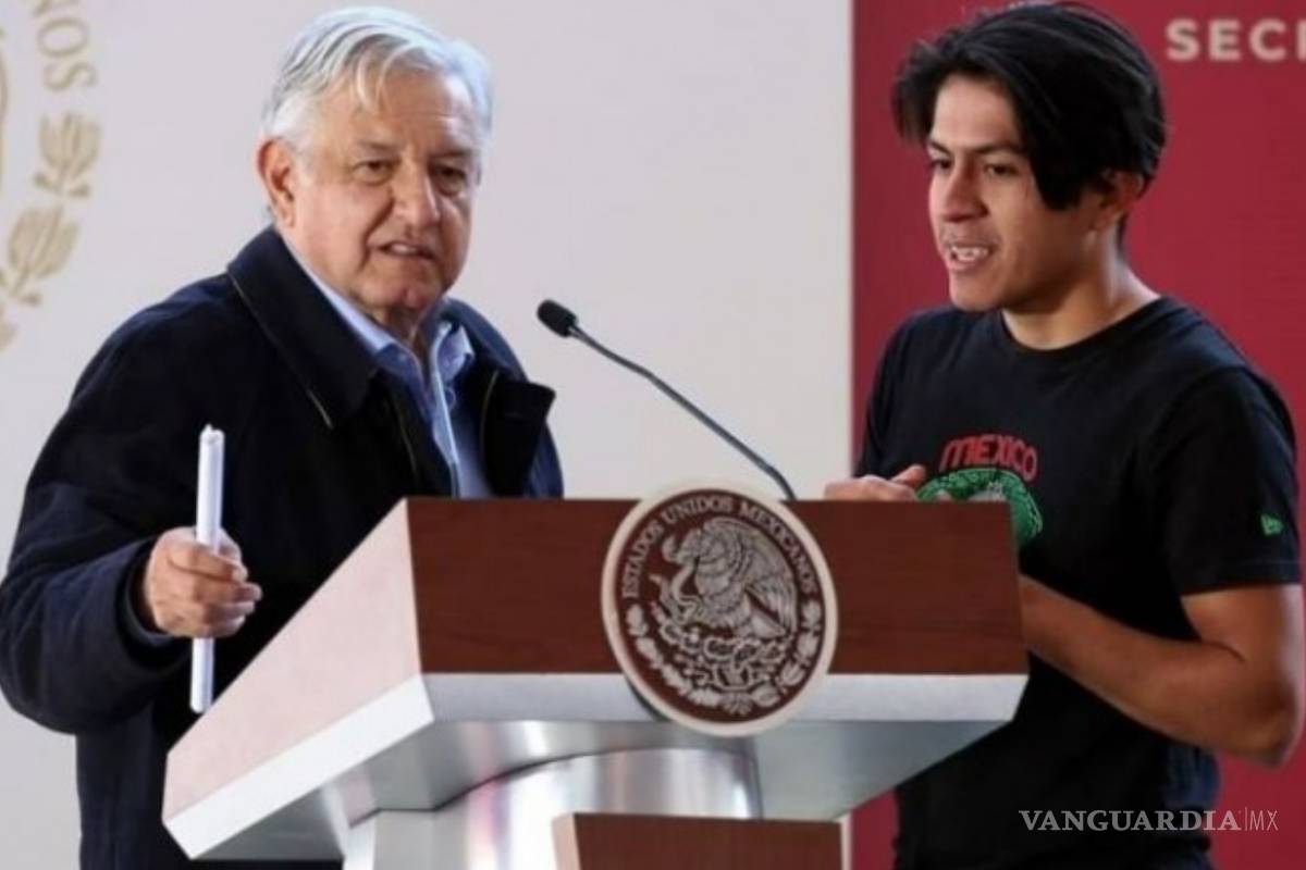 Esto fue lo que le pidió a AMLO el joven que burló la seguridad en presentación de programas sociales (Video)