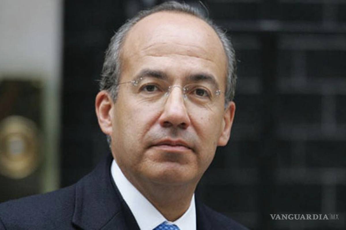 En Grito de AMLO &quot;¿habrá un 'viva' a Bartlett?&quot;, cuestiona Calderón