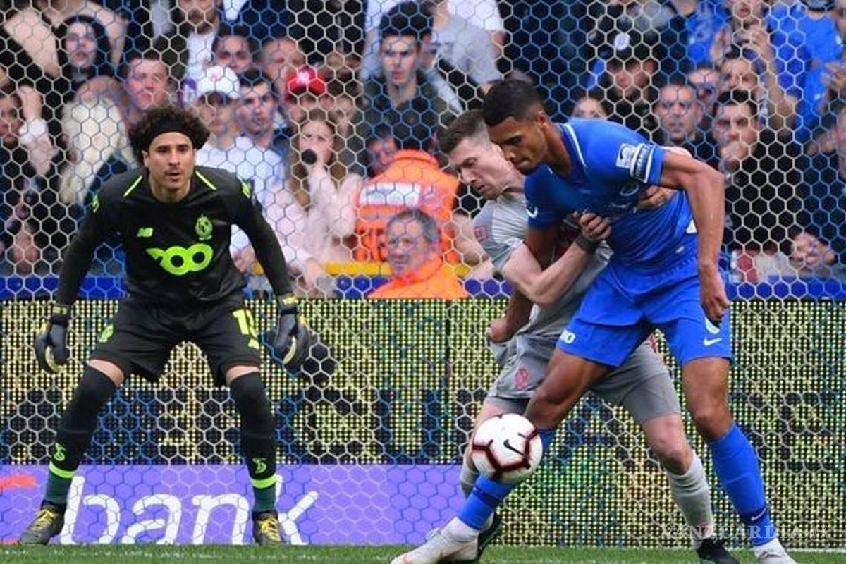 Ochoa regala la última alegría al Standard de Lieja y los lleva a la Europa League