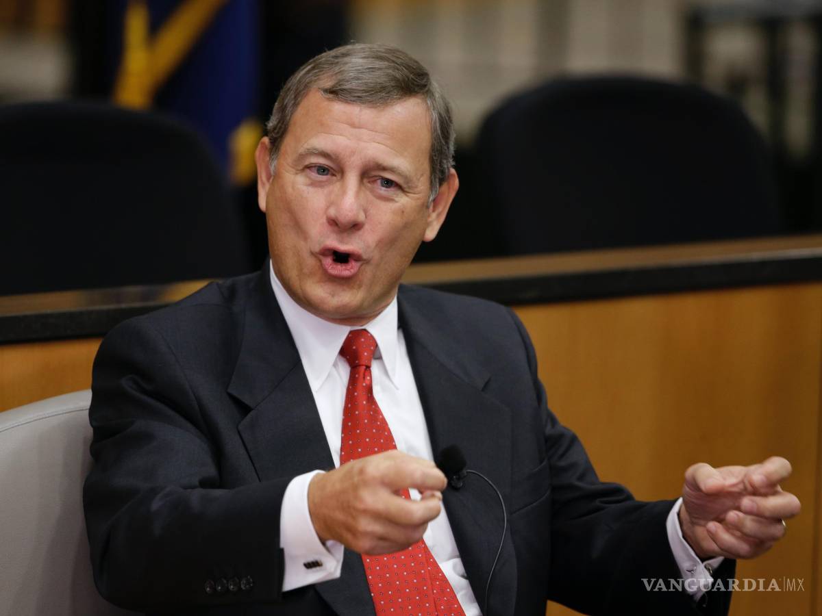 $!El presidente de la Corte Suprema, John Roberts, rechazó una petición de Donald Trump de destituir a juez que falló en contra de su plan de deportación.