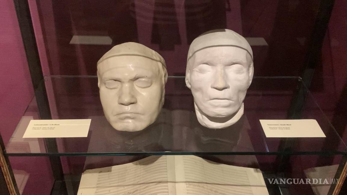 $!Vista de unas máscaras mortuorias de Beethoven en la Casa de la Música de Viena.