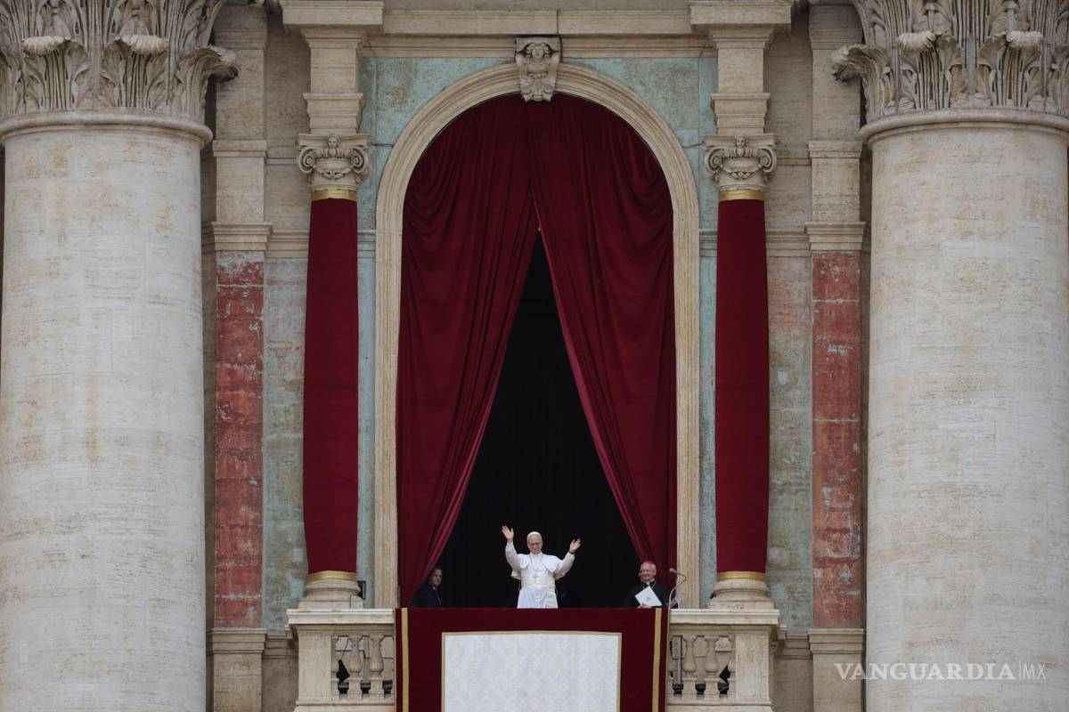 León XIV pide alto al fuego en Gaza y paz en Ucrania en su primer domingo como Papa