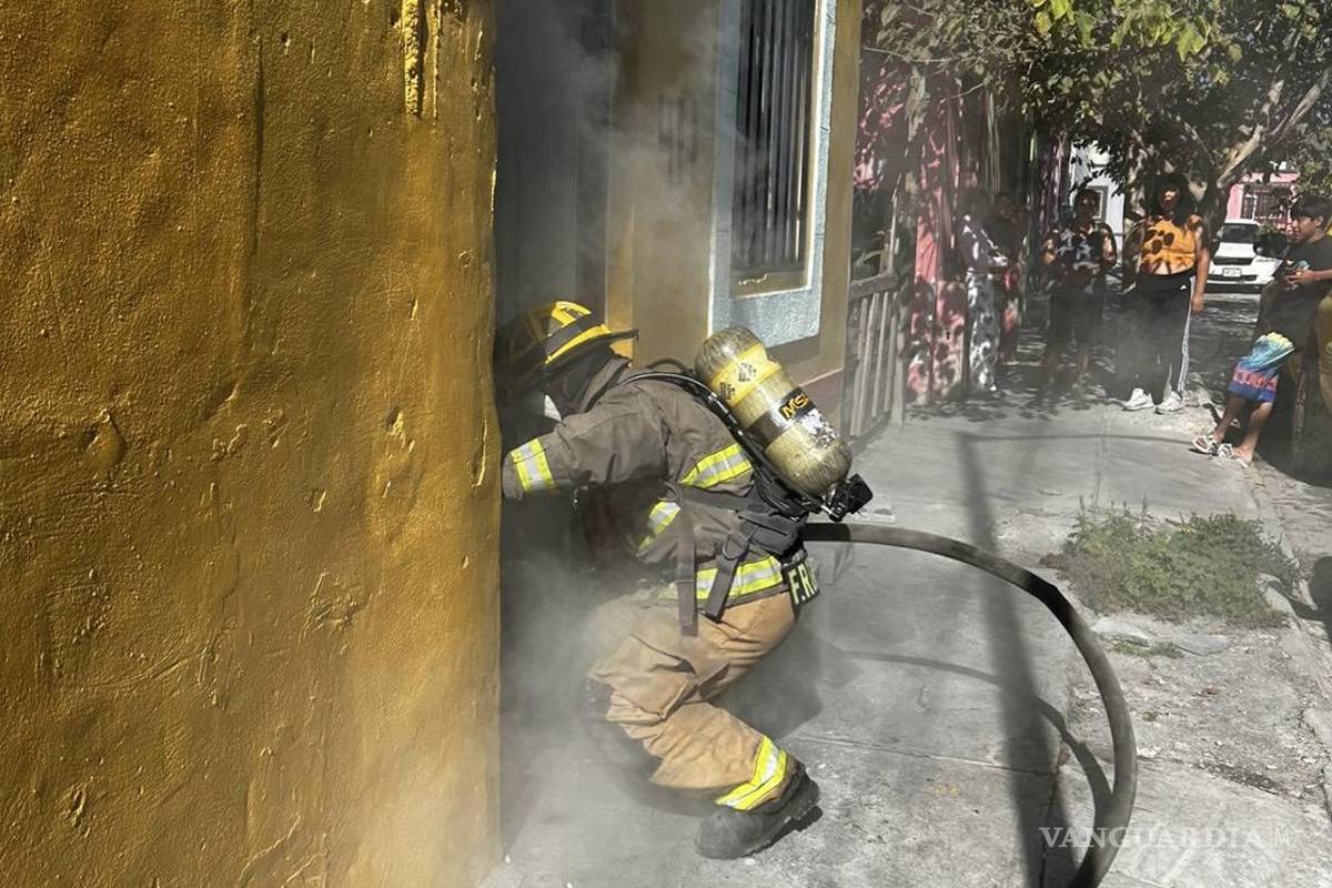 Rescatan a perro y gato de incendio en una vivienda en Ramos Arizpe; otro lomito fue encontrado sin vida