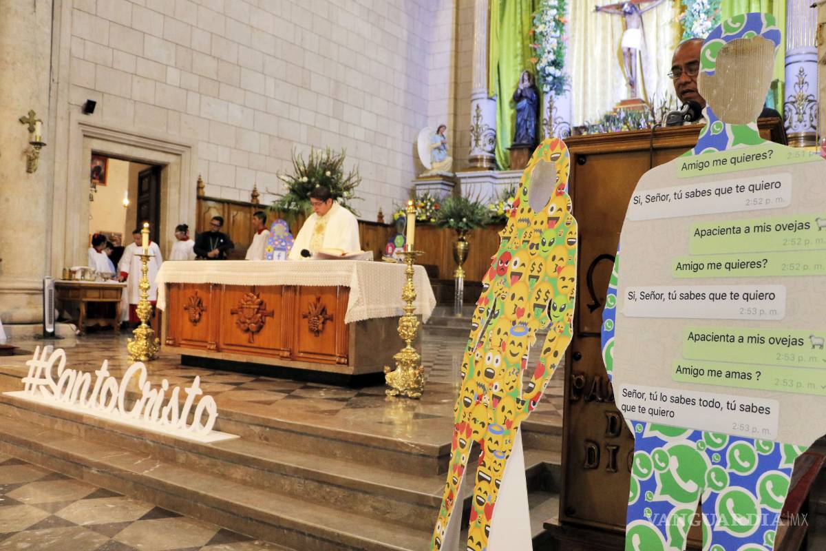 Adaptan misas del novenario al Santo Cristo a realidad juvenil de Saltillo