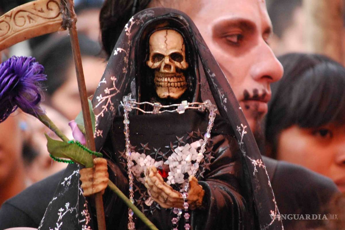Florece el culto a la Santa Muerte en EU, lo ligan con el narcotráfico