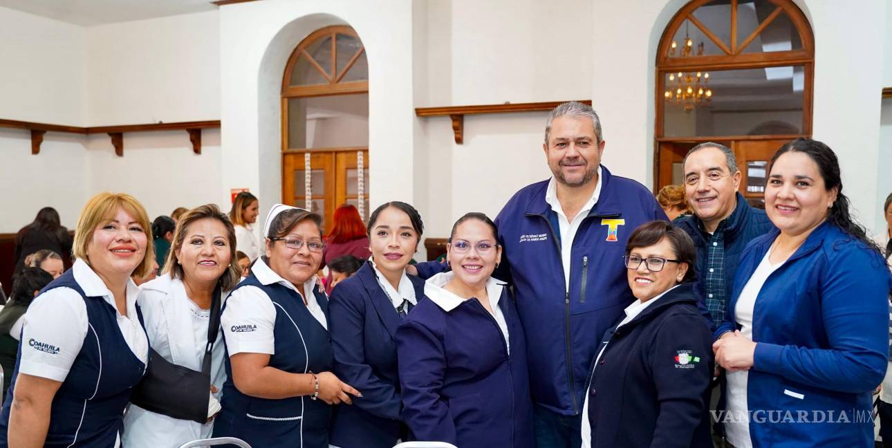 $!Autoridades municipales y estatales encabezaron la conmemoración del Día de la Enfermera y el Enfermero en Ramos Arizpe.