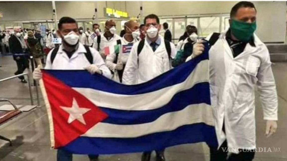 Se van médicos cubanos que apoyaron ante pandemia en México; cobraron $135 millones