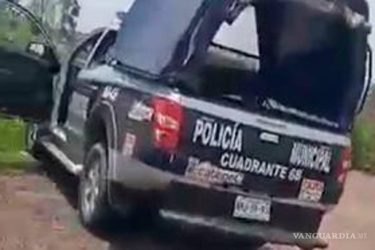 Sorprenden a policías ‘echando patrulla’; los corren