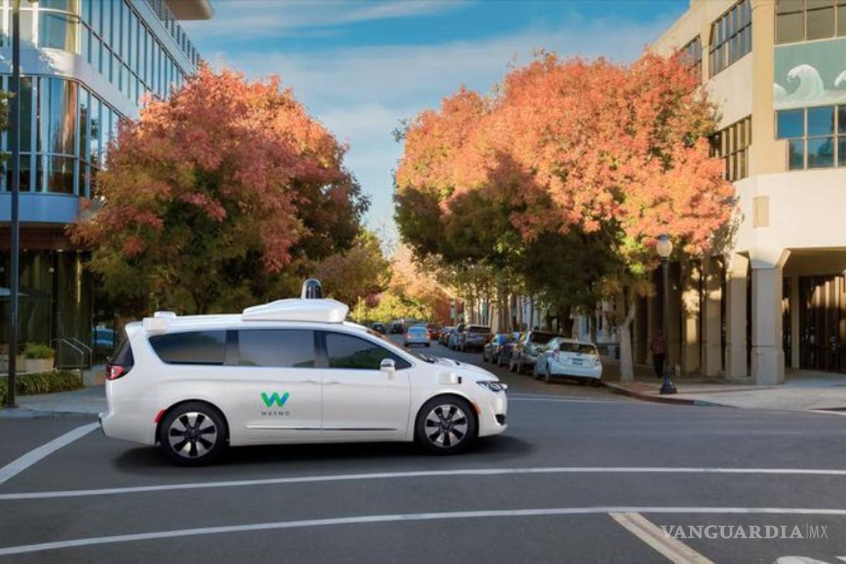 Apuesta Waymo por las minivans de Chrysler como vehículos autónomos