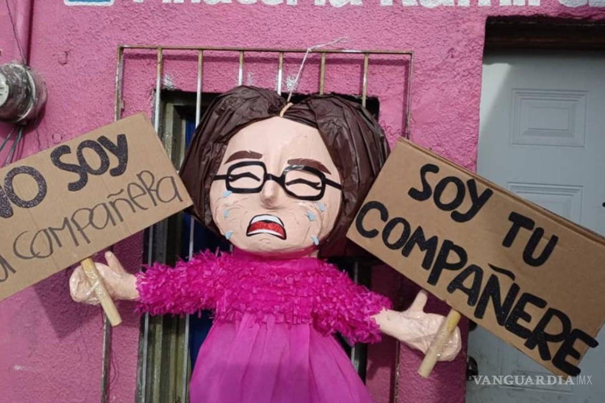 Amenazan con demandar a negocio de piñatas por uso de imagen y burla de “compañere”