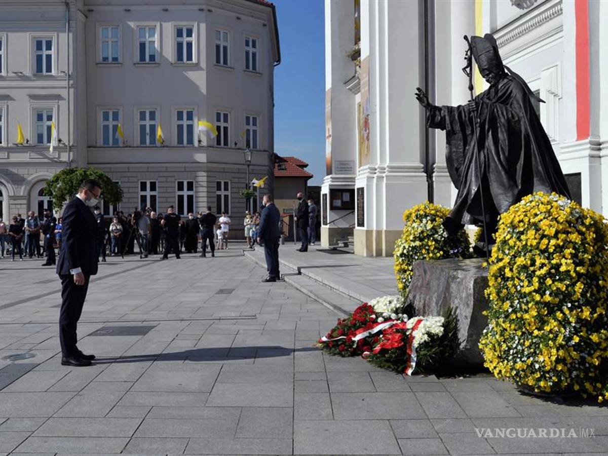 $!Así celebran el centenario del nacimiento de Juan Pablo II en tiempos del coronavirus (fotos)