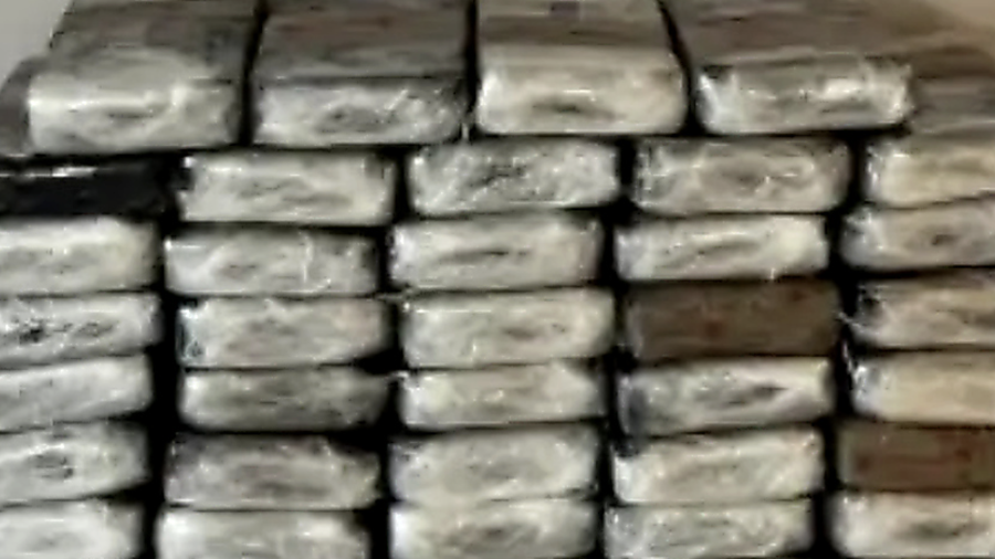 Los paquetes con presunta cocaína fueron asegurados por agentes de CBP en el cruce fronterizo hacia Del Río, Texas.