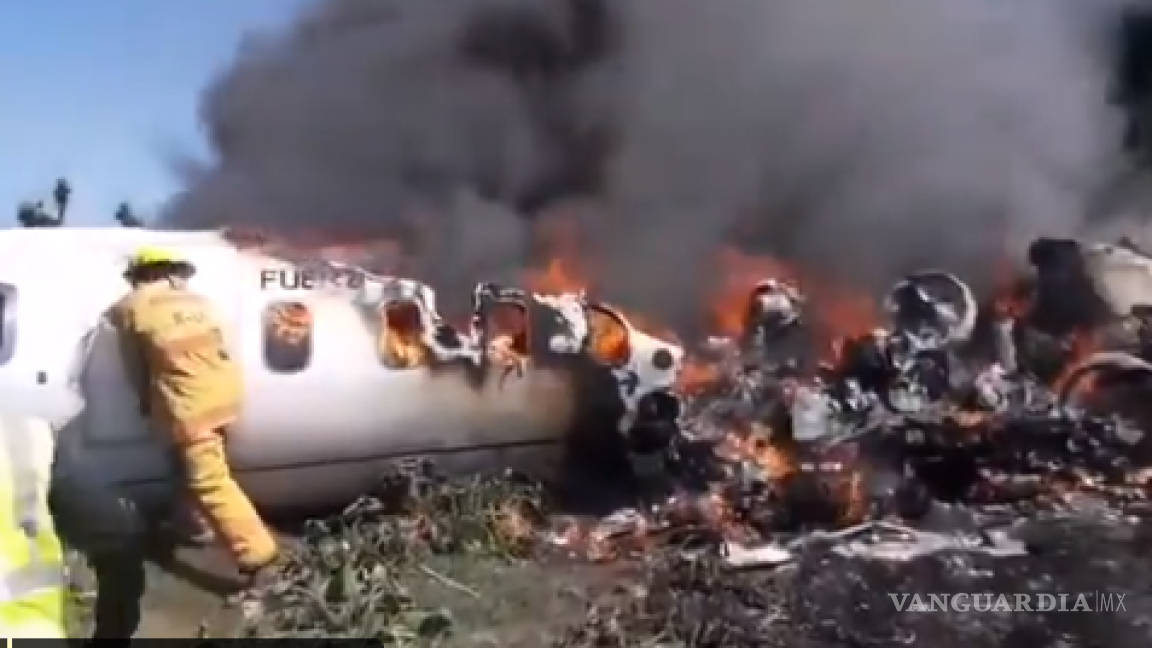 Al menos seis muertos tras desplomarse avioneta de la Fuerza Aérea Mexicana en Veracruz