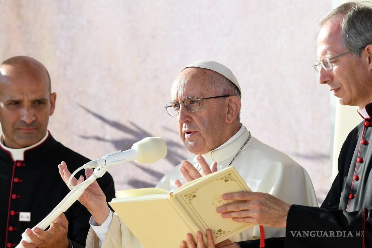 Papa Francisco insta a terroristas a volver a la paz