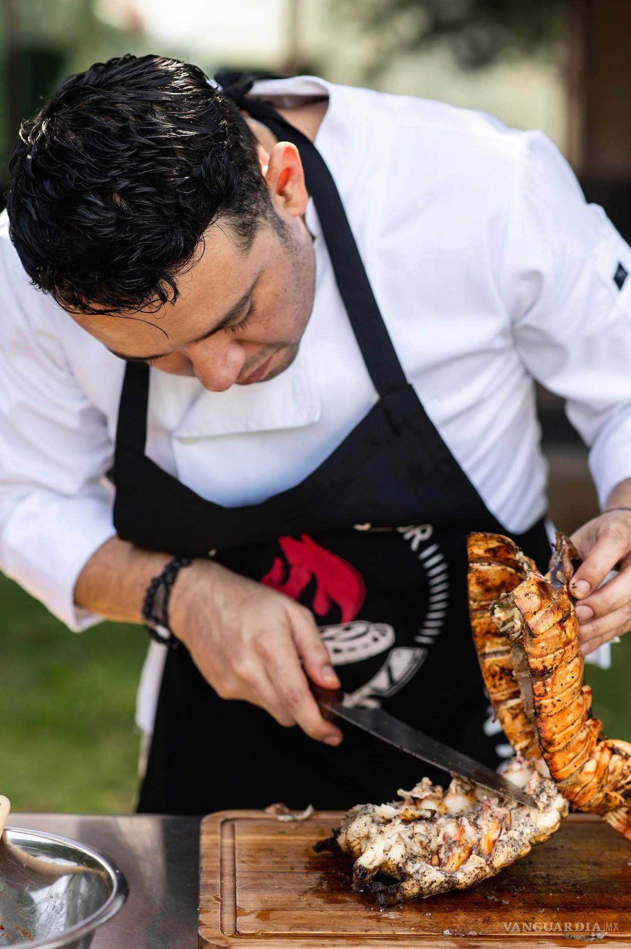 $!Su mayor satisfacción es ver la expresión de sorpresa y felicidad en sus comensales.