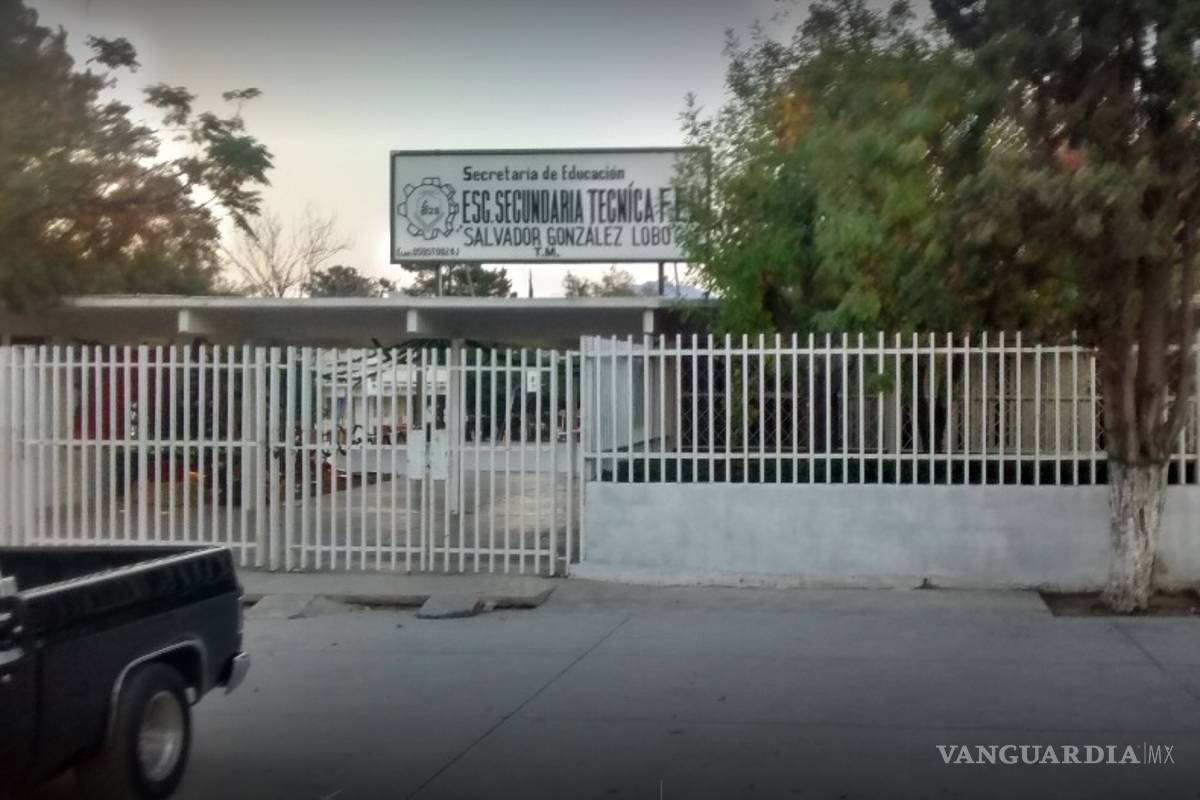 Se ‘vuela’ niño 3 dedos con un cuete hechizo en secundaria de Saltillo