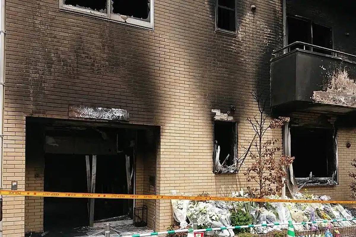 Condenan a muerte a japonés que provocó incendio en estudio de anime, matando a 36 personas