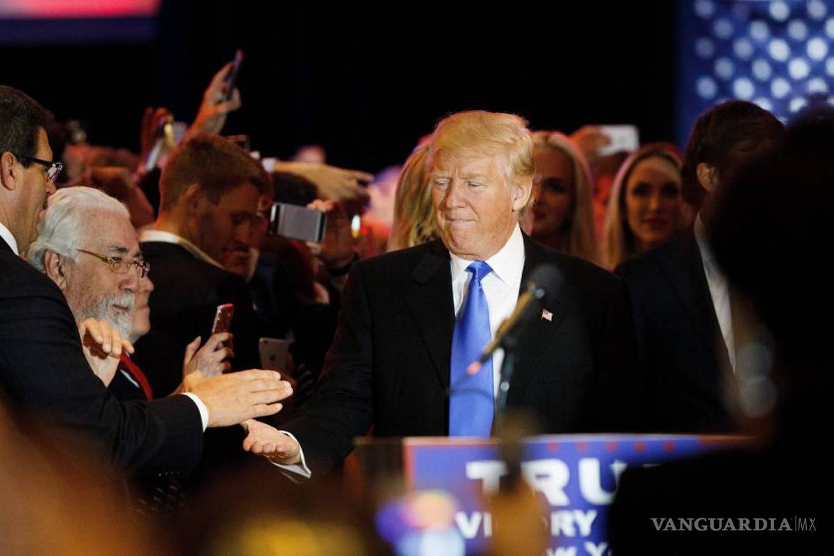 Republicanos tragan saliva y se preparan para que Trump sea candidato